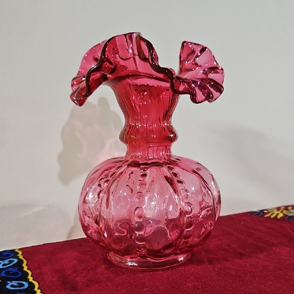 Fenton Daisy Melon Country Cranberry Trefoil Beaded Vase, UV Reactive
